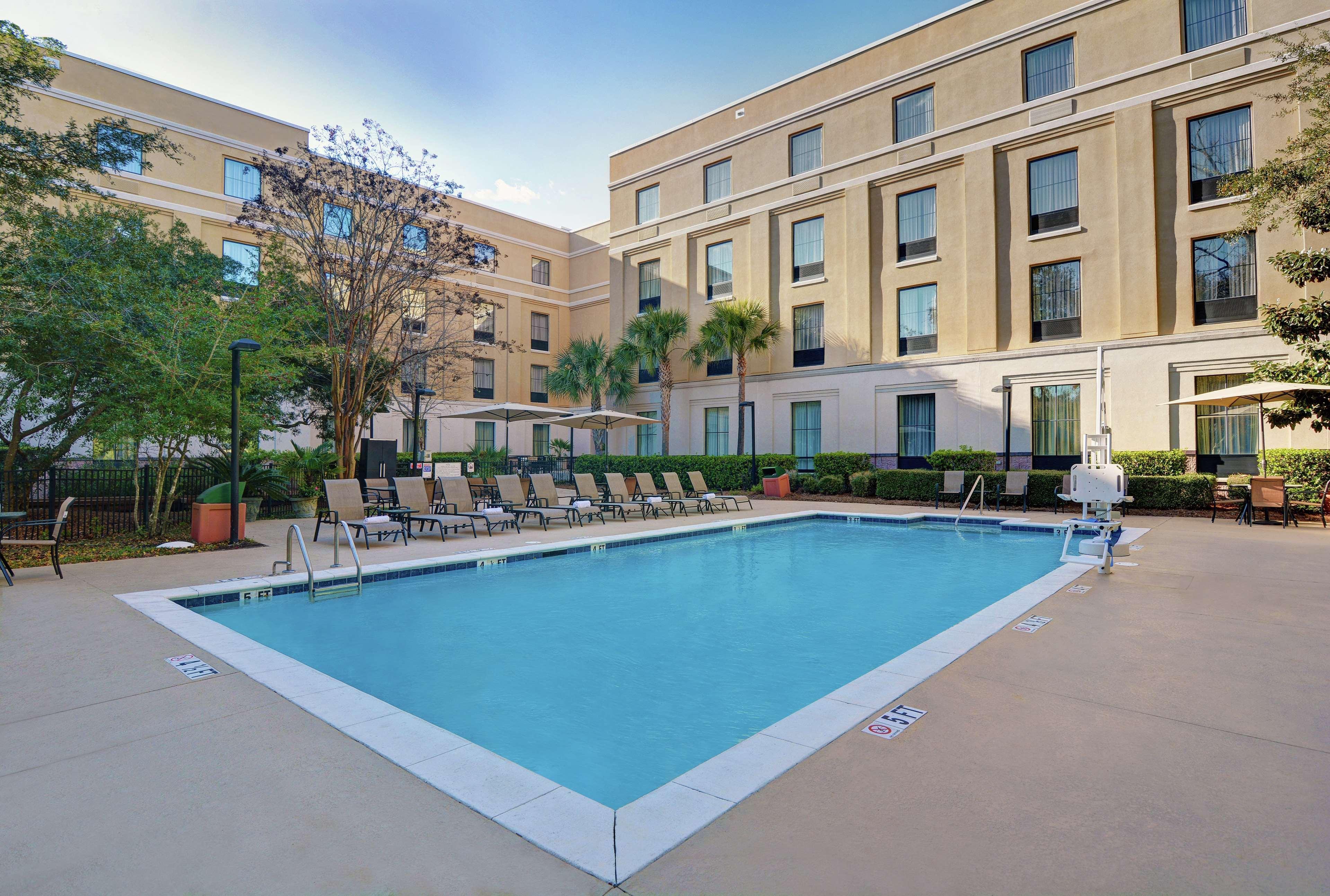 Hampton Inn Charleston-Daniel Island Exterior photo