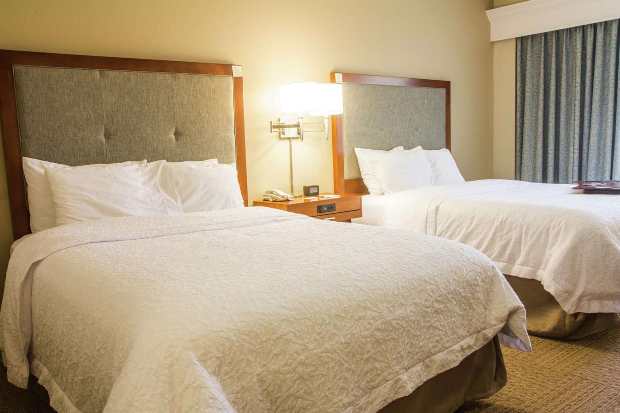 Hampton Inn Charleston-Daniel Island Exterior photo